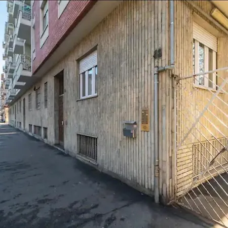 Lejlighed Flat, Strategic Position *