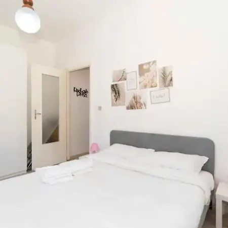 Flat, Strategic Position * Turin