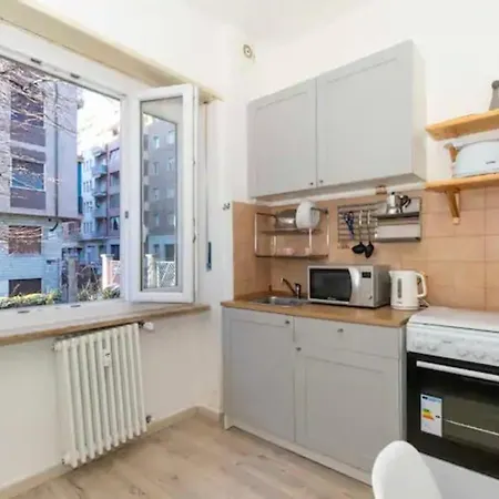 Lejlighed Flat, Strategic Position