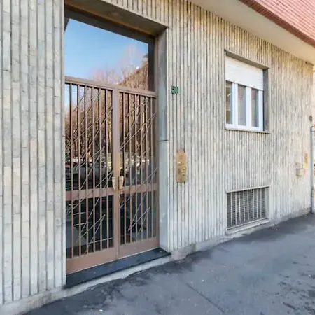 Flat, Strategic Position