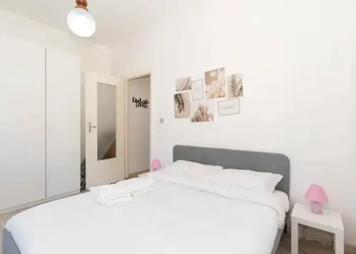 Flat, Strategic Position * Turin